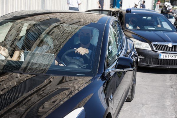 Ο Κυριάκος Μητσοτάκης με τελευταίας τεχνολογίας ηλεκτροκίνητο Tesla -Οδήγησε ο ίδιος  [εικόνες] -Φωτογραφία: EUROKINISSI/ΓΙΩΡΓΟΣ ΚΟΝΤΑΡΙΝΗΣ