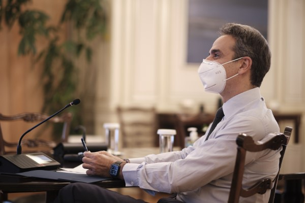 Ο πρόεδρος της τάξης ρώτησε για την οικονομία και την ανεργία τον Κυριάκο Μητσοτάκη