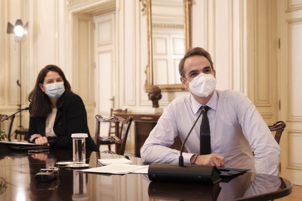 Μητσοτάκης-Κεραμέως: «Θα ανοίξουμε τα σχολεία όποτε μας το επιτρέψουν οι ειδικοί και οι επιστήμονες»