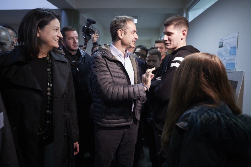 Ο πρωθυπουργός συζήτησε με το διδακτικό προσωπικό του τμήματος και άκουσε τους προβληματισμούς των σπουδαστών - Φωτογραφία: ΓτΠ ΠΑΠΑΜΗΤΣΟΣ ΔΗΜΗΤΡΗΣ