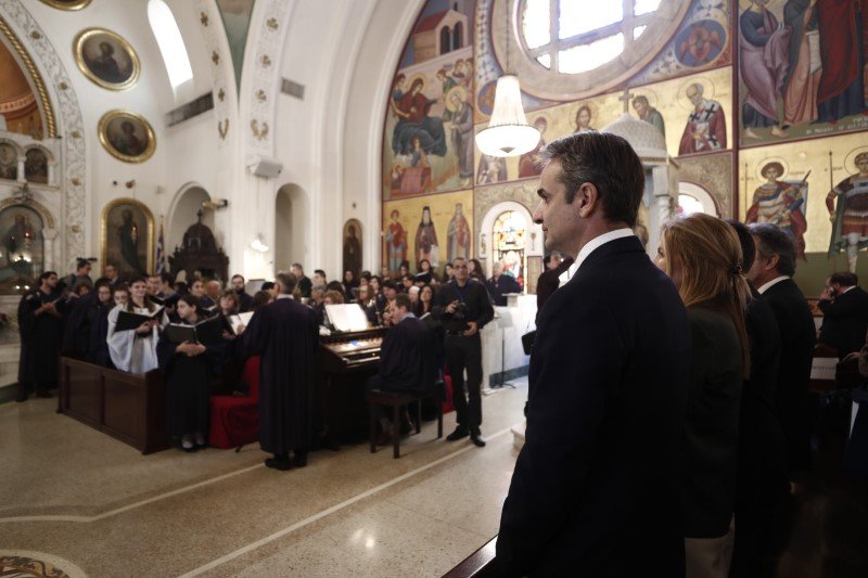Ο Κυριάκος Μητσοτάκης στην τελετή αγιασμού στο Τάρπον Σπρίνγκς -Φωτογραφία: ΓτΠ ΠΑΠΑΜΗΤΣΟΣ ΔΗΜΗΤΡΗΣ
