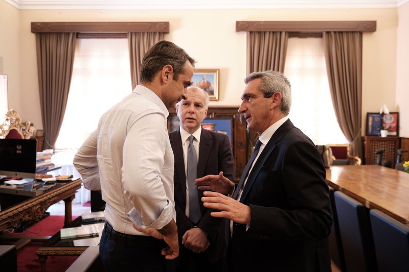 Συνάντηση Μητσοτάκη με Χατζημάρκο και Καμπουράκη