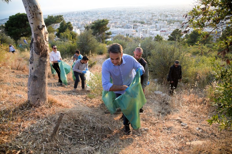 Ο πρόεδρος της ΝΔ επί τω έργω στον Υμηττό
