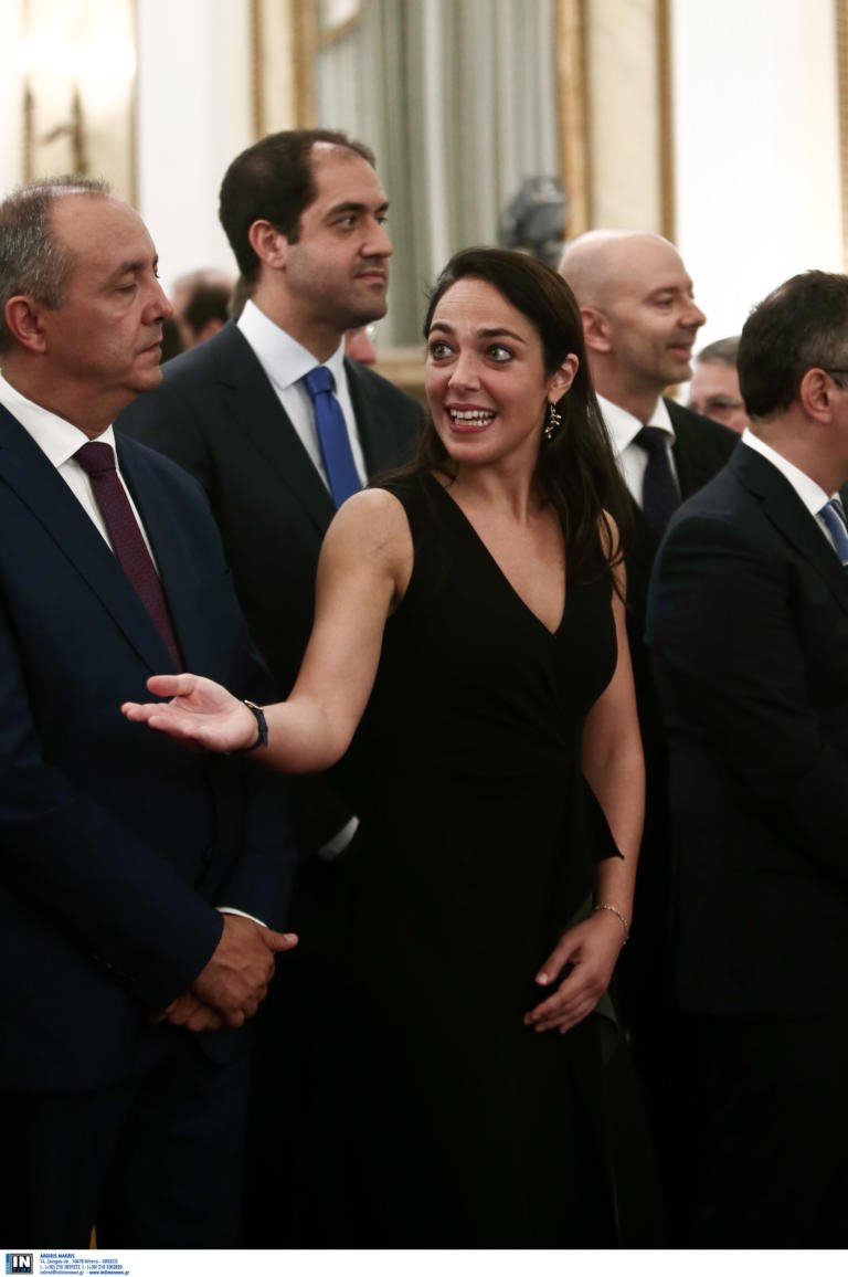 Στιγμιότυπο από την ορκωμοσία της κυβέρνησης, στο Προεδρικό Μέγαρο