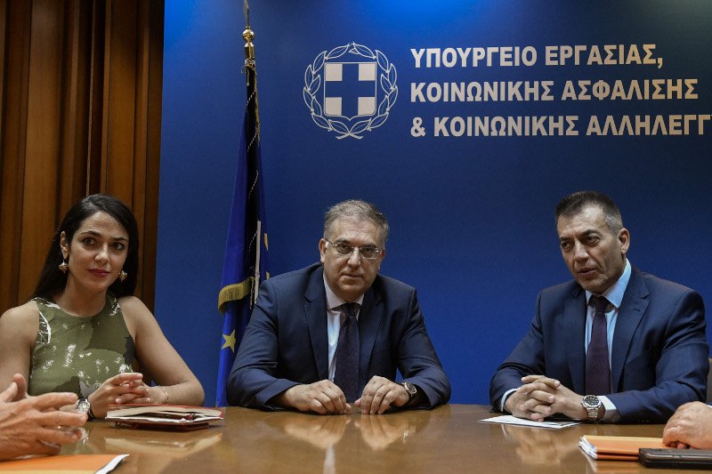 Δόμνα Μιχαηλίδου, Τάκης Θεοδωρικάκος και Γιάννης Βρούτσης