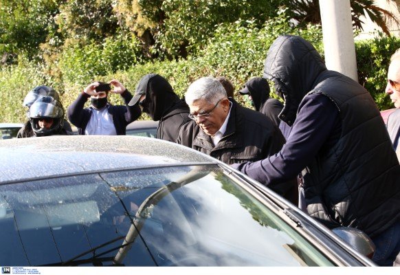 Σύλληψη του Ν. Μιχαλολιάκου στο σπίτι του στην Πεύκη-