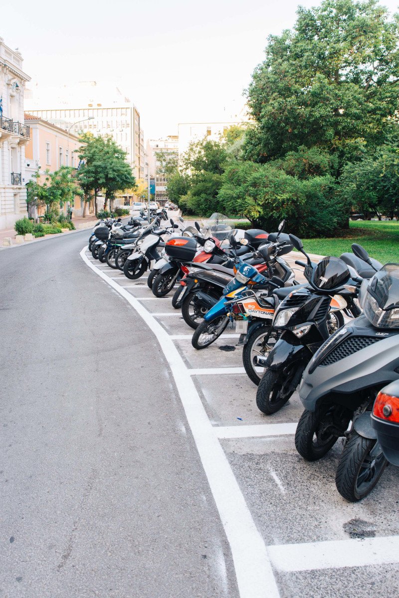 Δημιουργία 1.180 νέων θέσεων στάθμευσης, αποκλειστικά για δίκυκλα