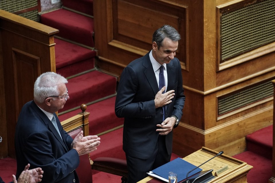 Ο Κυριάκος Μητσοτάκης ευχαριστεί τους βουλευτές της ΝΔ