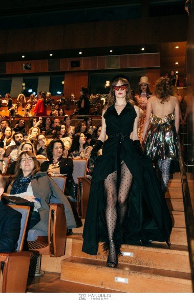 μοντελο στο μεγαρο μουσικης 