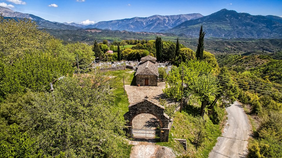 Το μοναστήρι της Μεγαλόχαρης στην Αρτα