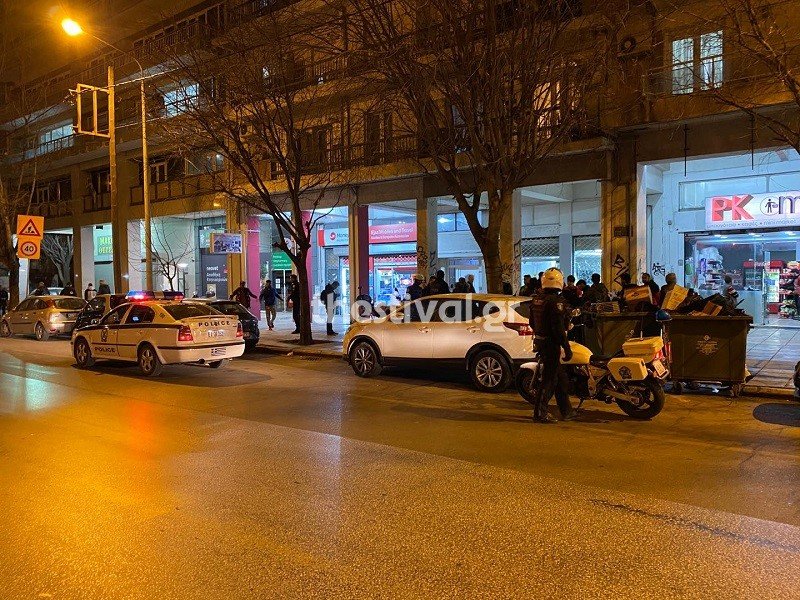Θεσσαλονίκη: Βγήκαν τα μαχαίρια -Αιματηρή συμπλοκή μεταξύ αλλοδαπών -Φωτογραφία: thestival.gr