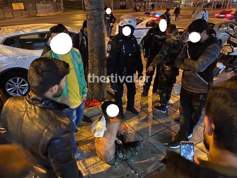 Θεσσαλονίκη: Βγήκαν τα μαχαίρια -Αιματηρή συμπλοκή μεταξύ αλλοδαπών -Φωτογραφία: thestival.gr