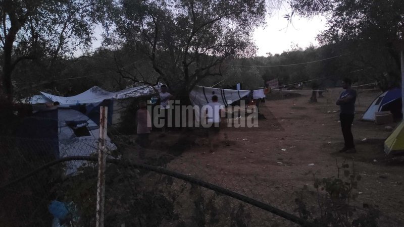 Σκηνές στη Μόρια