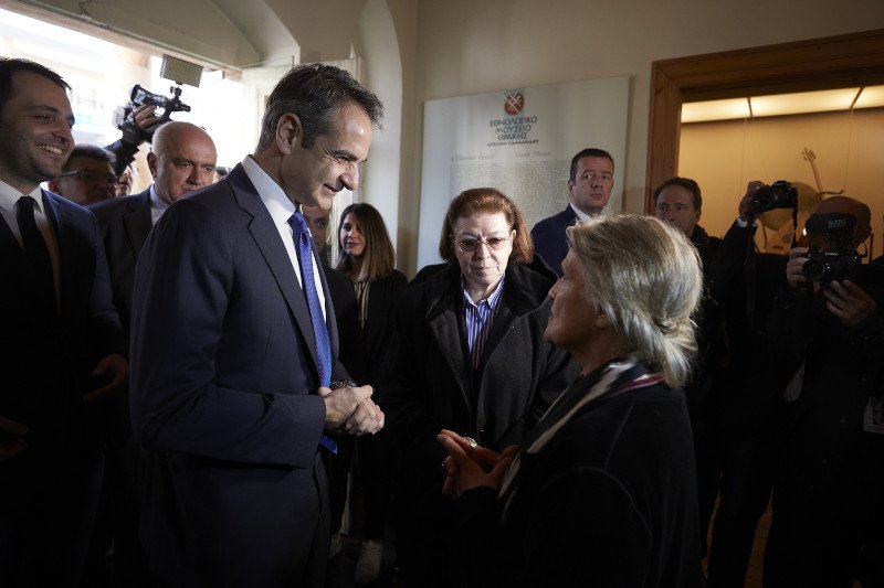 Παρούσα στην ξενάγηση και η υπουργός Πολιτισμού και Αθλητισμού, Λίνα Μενδώνη