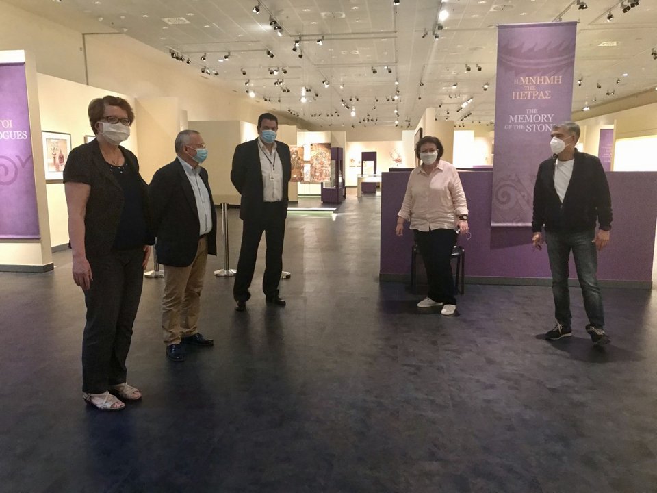 λινα μενδωνη