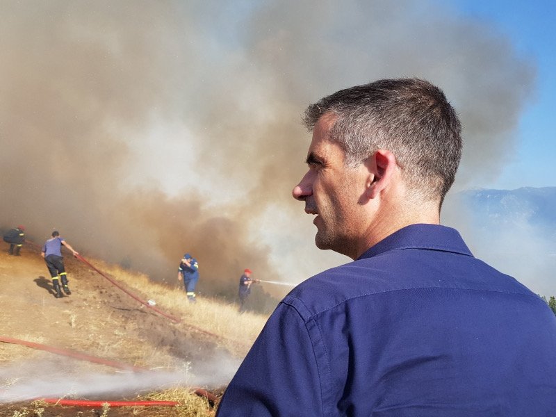 Ο Κώστας Μπακογιάννης στο μέτωπο της φωτιάς