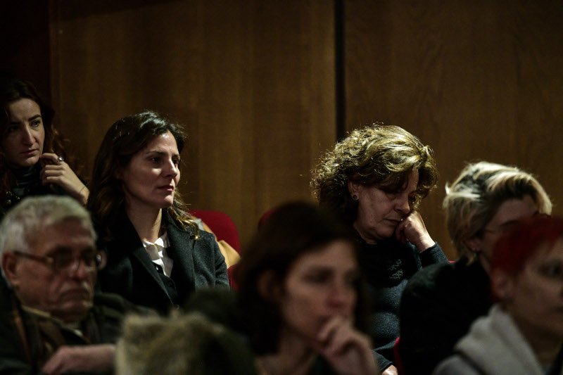 Περιστέρα Μπαζιάνα και Μάγδα Φύσσα παρακολουθούν τη δίκη της Χρυσής Αυγής /Φωτογραφία: Τατιάνα Μπόλαρη/Eurokinissi