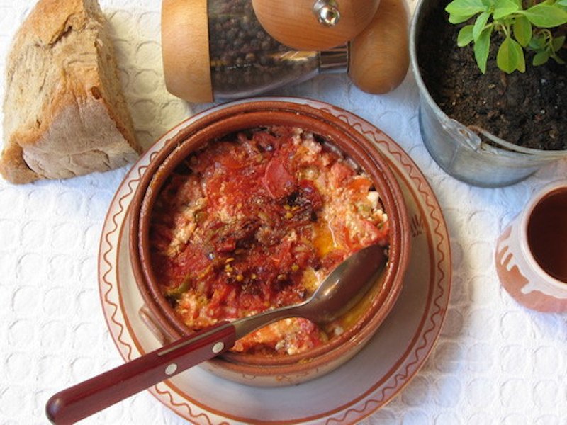 Μπουγιουρντί σε πήλινο