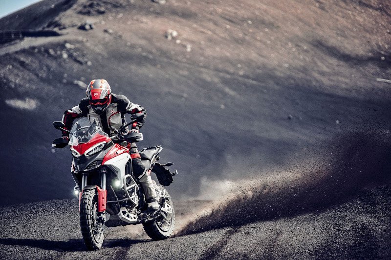 H Ducati παρουσιάζει τη νέα Multistrada V4