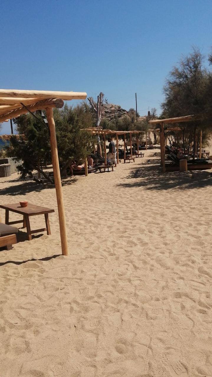 Μύκονος: Εβαλαν... μυαλό μετά τους σαρωτικούς ελέγχους Χρυσοχοΐδη -Δείτε εικόνες από τις παραλίες