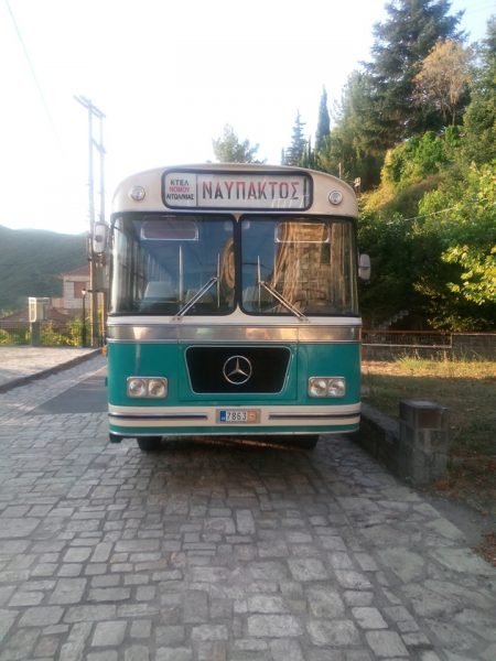 Ο «καρνάβαλος» όπως τον αποκαλούσαν οι ντόπιοι, που εξυπηρετούσε πάρα πολύ κόσμο καθημερινά στην διαδρομή Ναύπακτος –Αράχωβα Ναυπακτίας.