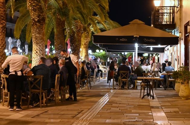 Διασκέδαση χωρίς αποστάσεις και στο Ναύπλιο