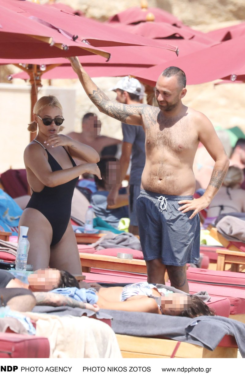 Η Λάουρα Νάργες και ο Κώστας Αναγνωστόπουλος κάνουν διακοπές στη Μύκονο / Φωτογραφίες: NDP
