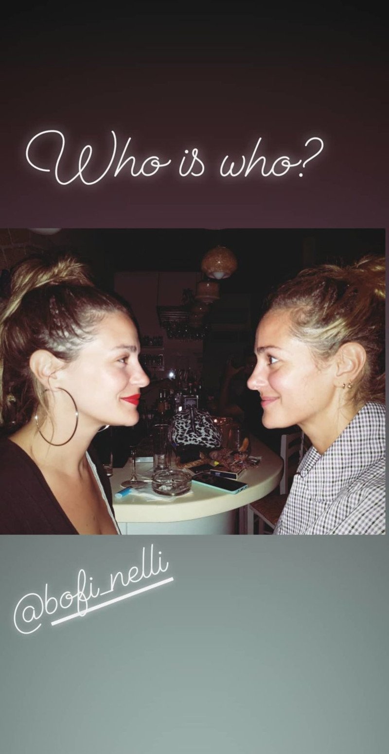 Η Νατάσα Μποφίλιου ποζάρει με την αδελφή της / Φωτογραφία: Instagram