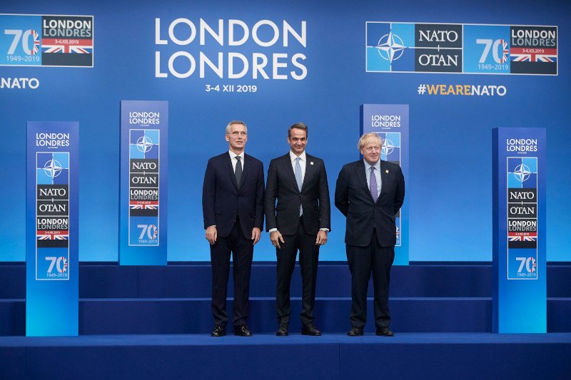 Ο Γενς Στόλτενμπεργκ, ο Κυριάκος Μητσοτάκης και ο Μπόρις Τζόνσον