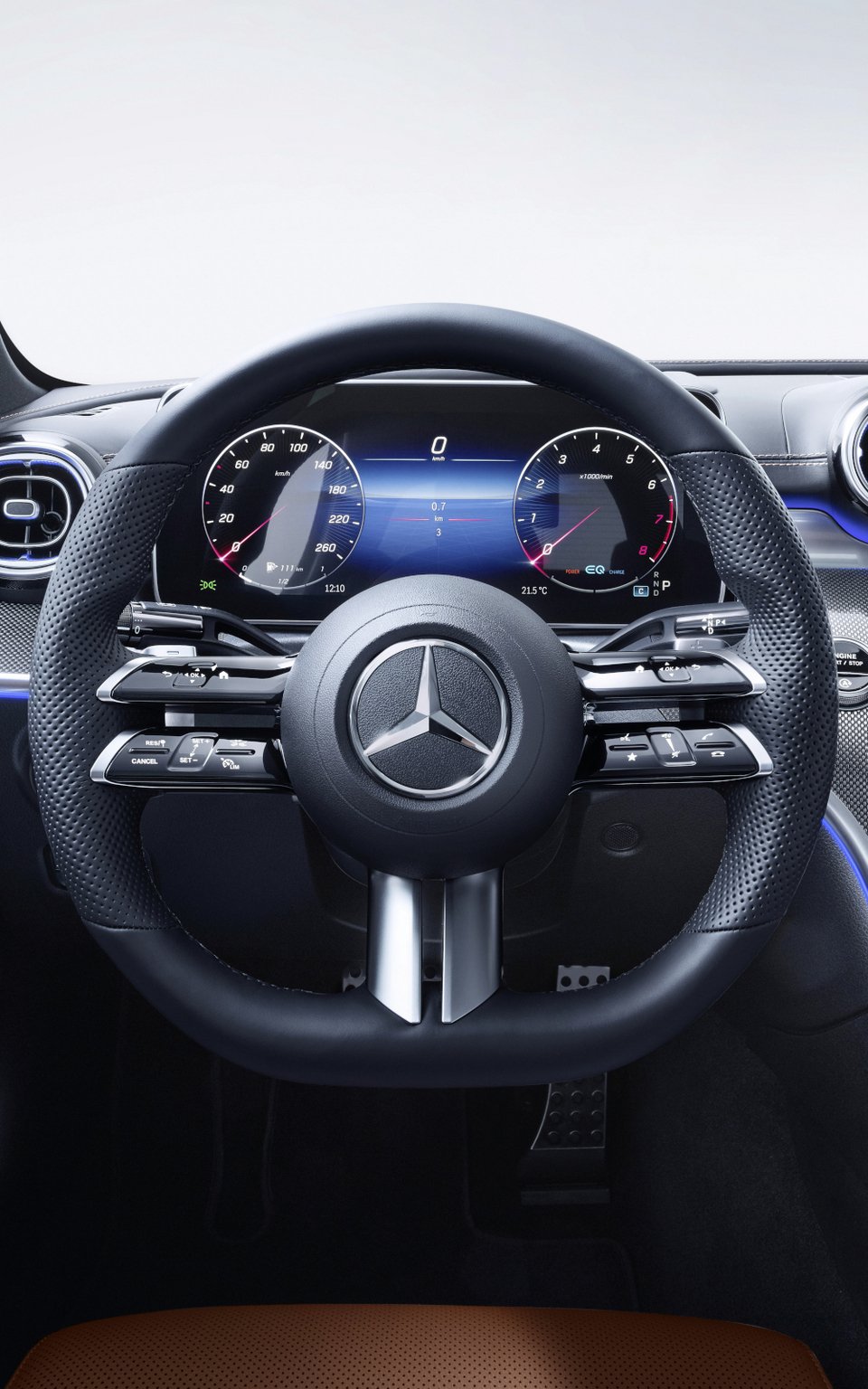 Η Mercedes παρουσιάζει τη νέα C-Class