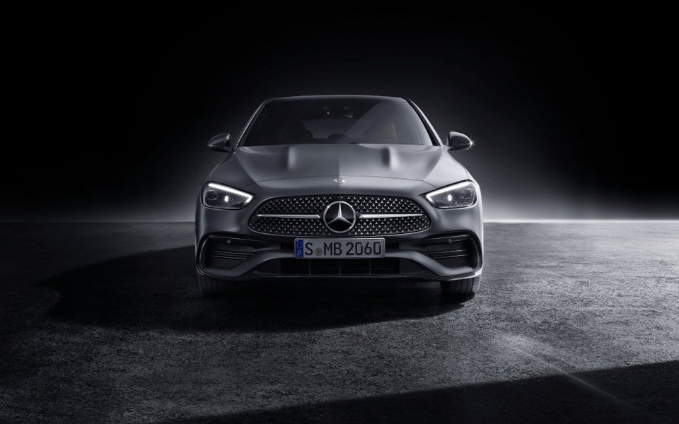 Η Mercedes παρουσιάζει τη νέα C-Class