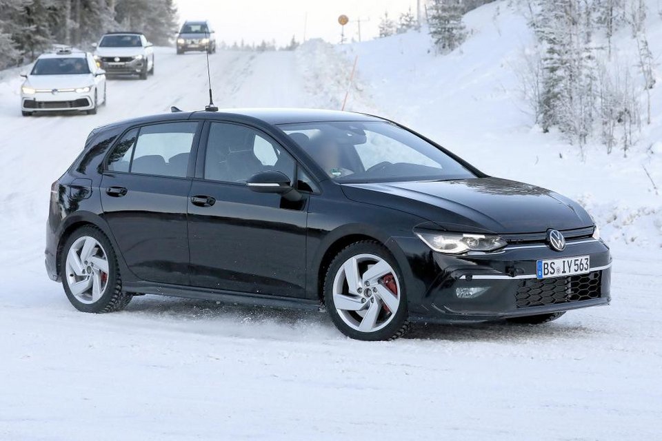 To νέο VW Golf GTI σε δοκιμές εξέλιξης