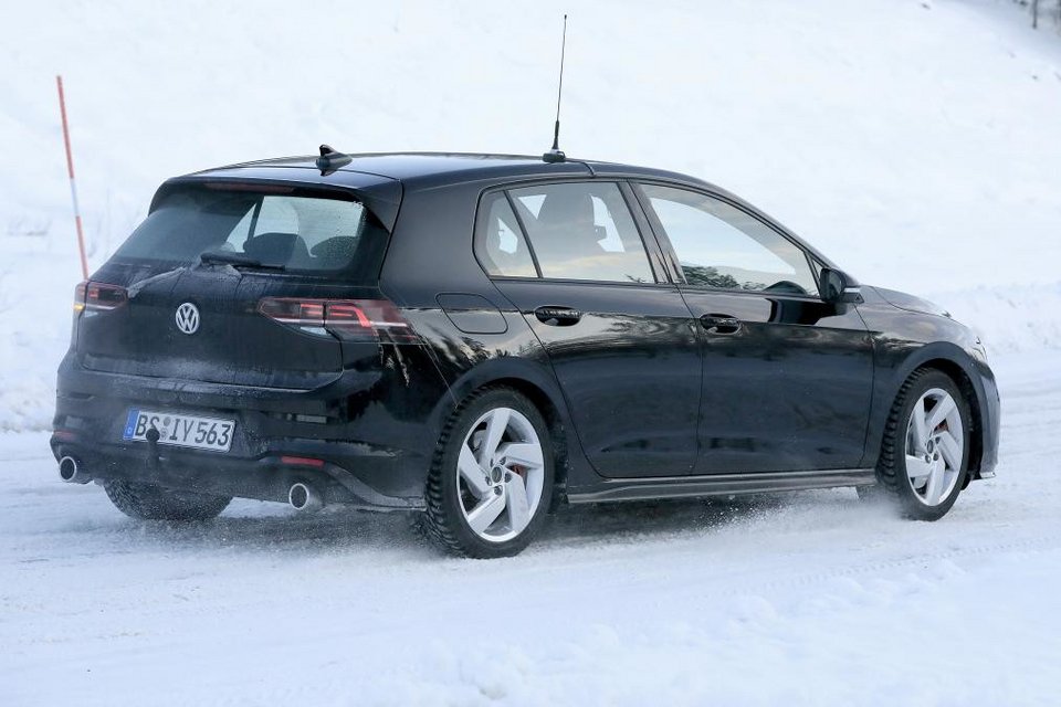 To νέο VW Golf GTI σε δοκιμές εξέλιξης