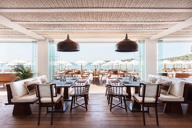 ice n easy Seaside στην εμβληματική Astir Beach