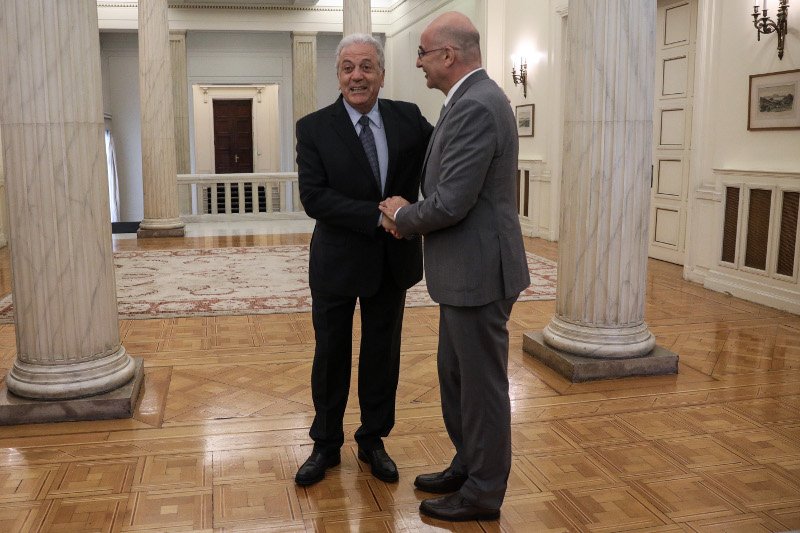 Ο Δημήτρης Αβραμόπουλος με τον Νίκο Δένδια