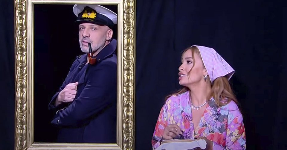Ο Νίκος Μουτσινάς σε ρόλο καπετάνιου στην... κορνίζα
