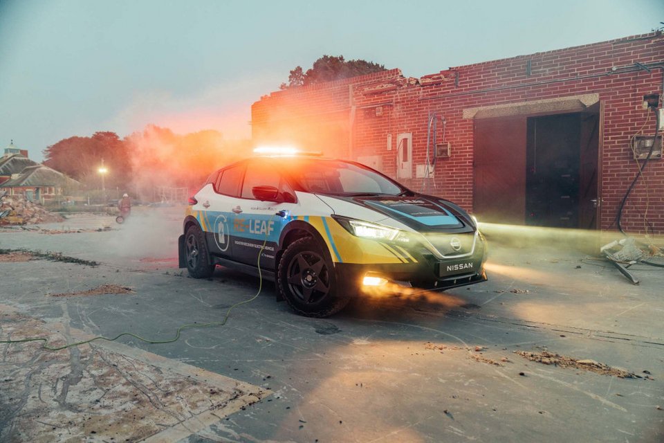 Nissan RE-LEAF: Το ηλεκτρικό που δίνει ρεύμα παντού