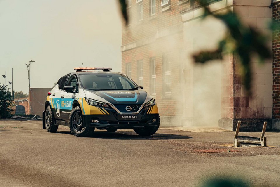 Nissan RE-LEAF: Το ηλεκτρικό που δίνει ρεύμα παντού