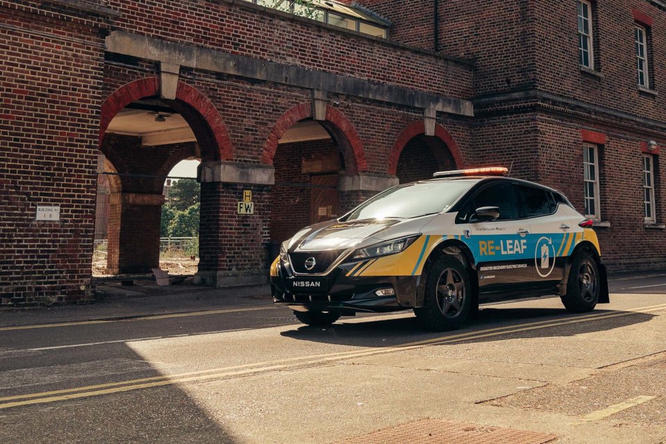 Nissan RE-LEAF: Το ηλεκτρικό που δίνει ρεύμα παντού