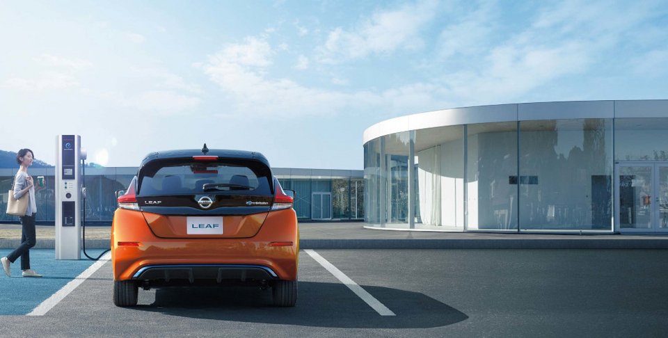 H Nissan αναβαθμίζει τεχνολογικά το ηλεκτρικό Leaf