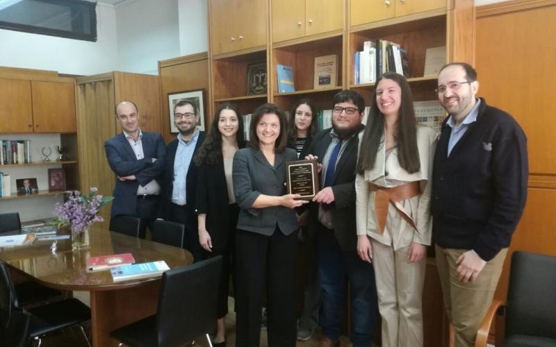 Οι φοιτητές της Νομικής Σχολής του ΑΠΘ που διακρίθηκαν στο διαγωνισμό / Φωτογραφία: Facebook