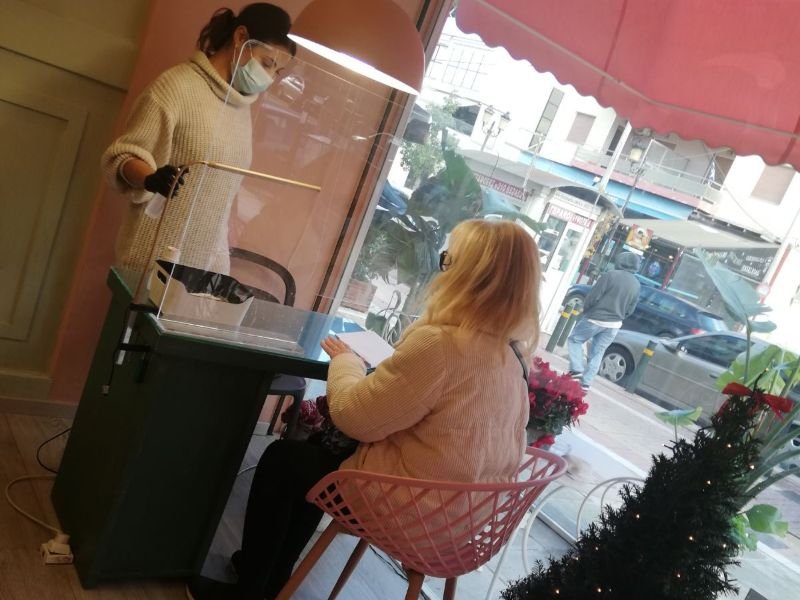 Η επαναλειτουργία τους είναι για τις κυρίες μια ευκαιρία εξόδου και μια αίσθηση επιστροφής στην κανονικότητα