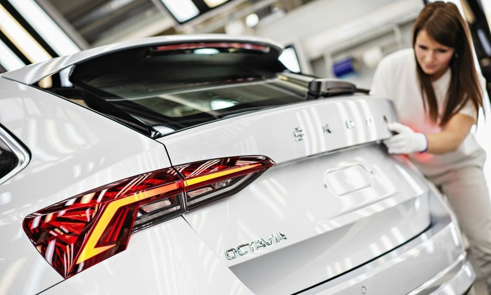 H νέα Skoda Octavia μπήκε στη γραμμή παραγωγής