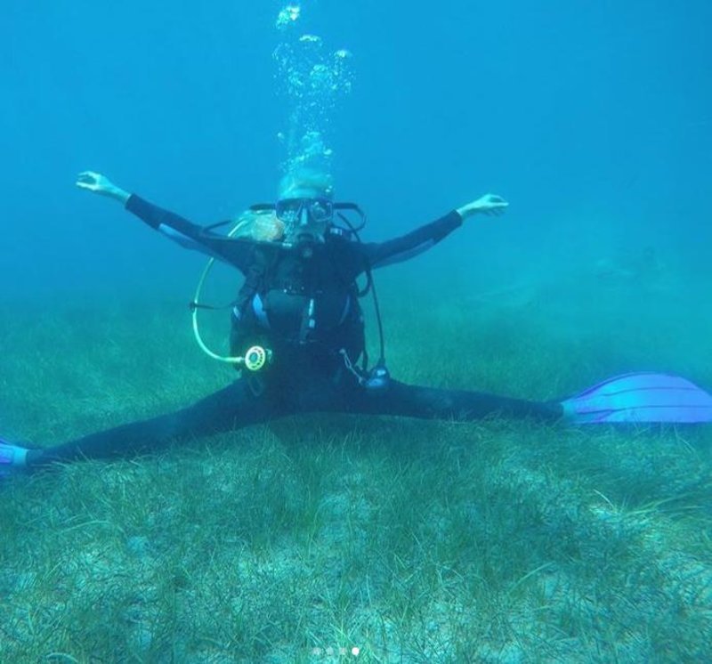 Η Ολγα Πηλιάκη κάνει scuba diving