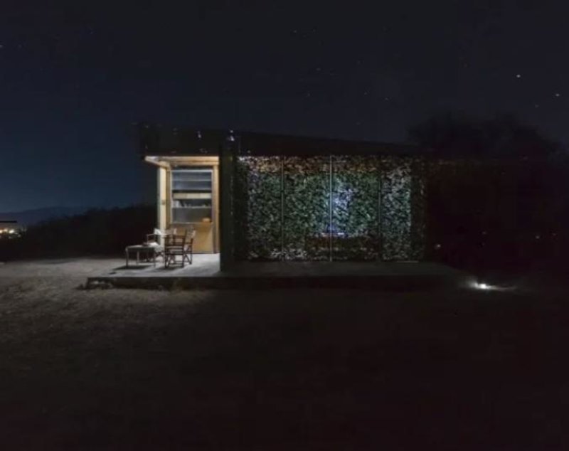 Το Olive House τη νύχτα