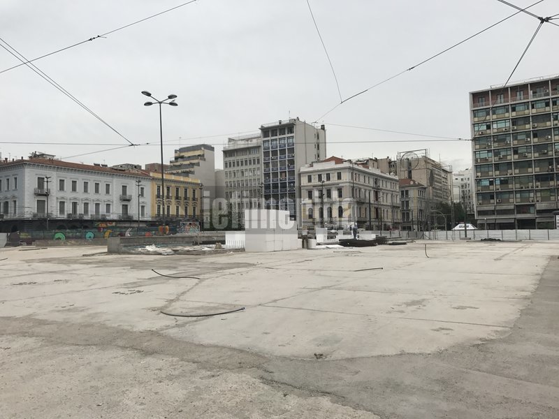 Αρχές καλοκαιριού αναμένεται να παραδοθεί η νέα πλατεία Ομονοίας στους πολίτες.