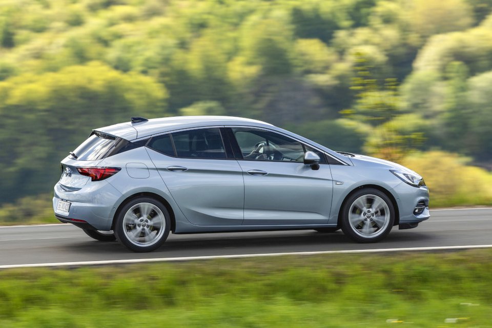 To ανανεωμένο Opel Astra με νέο αυτόματο κιβώτιο