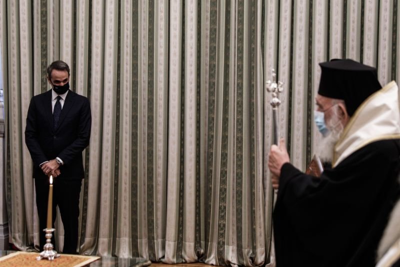 Η χθεσινή κλιμάκωση της έντασης για το άνοιγμα των εκκλησιών τα Θεοφάνεια μάλλον εξασθενεί... 