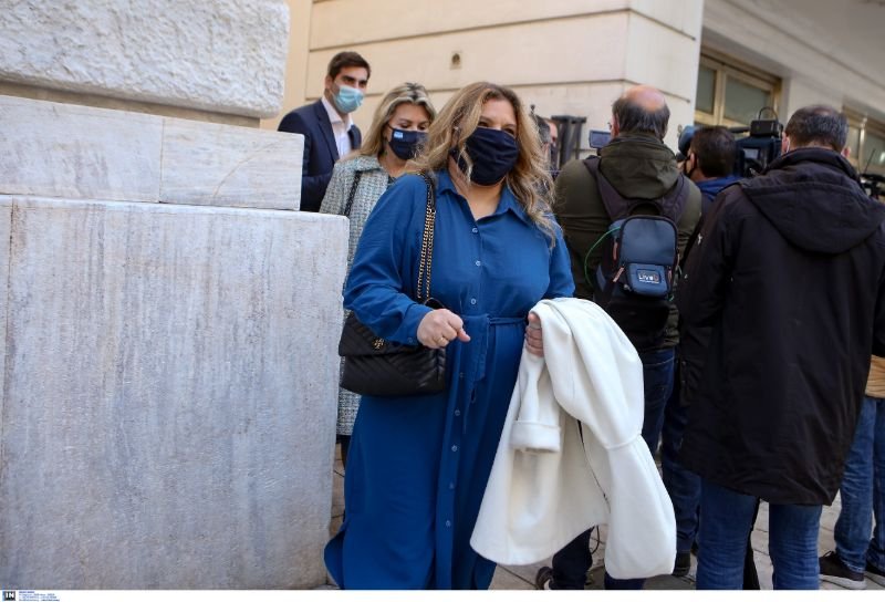 Η Μαρία Συρεγγέλα τη στιγμή που μόλις έχει υποβληθεί στο rapid test