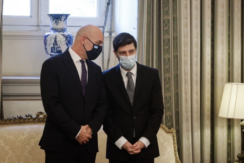 Γιώργος Αμυράς, Νικόλας Γιατρωμανωλάκη οι δύο υπουργοί που ορκίστηκαν με πολιτικό όρκο. 